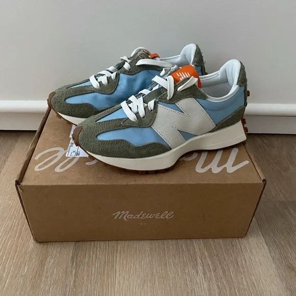 ❤️Sold❤️ New Balance Unisex 327 Dark Olivine Chrome Blue Sneakers - Picture 3 of 9